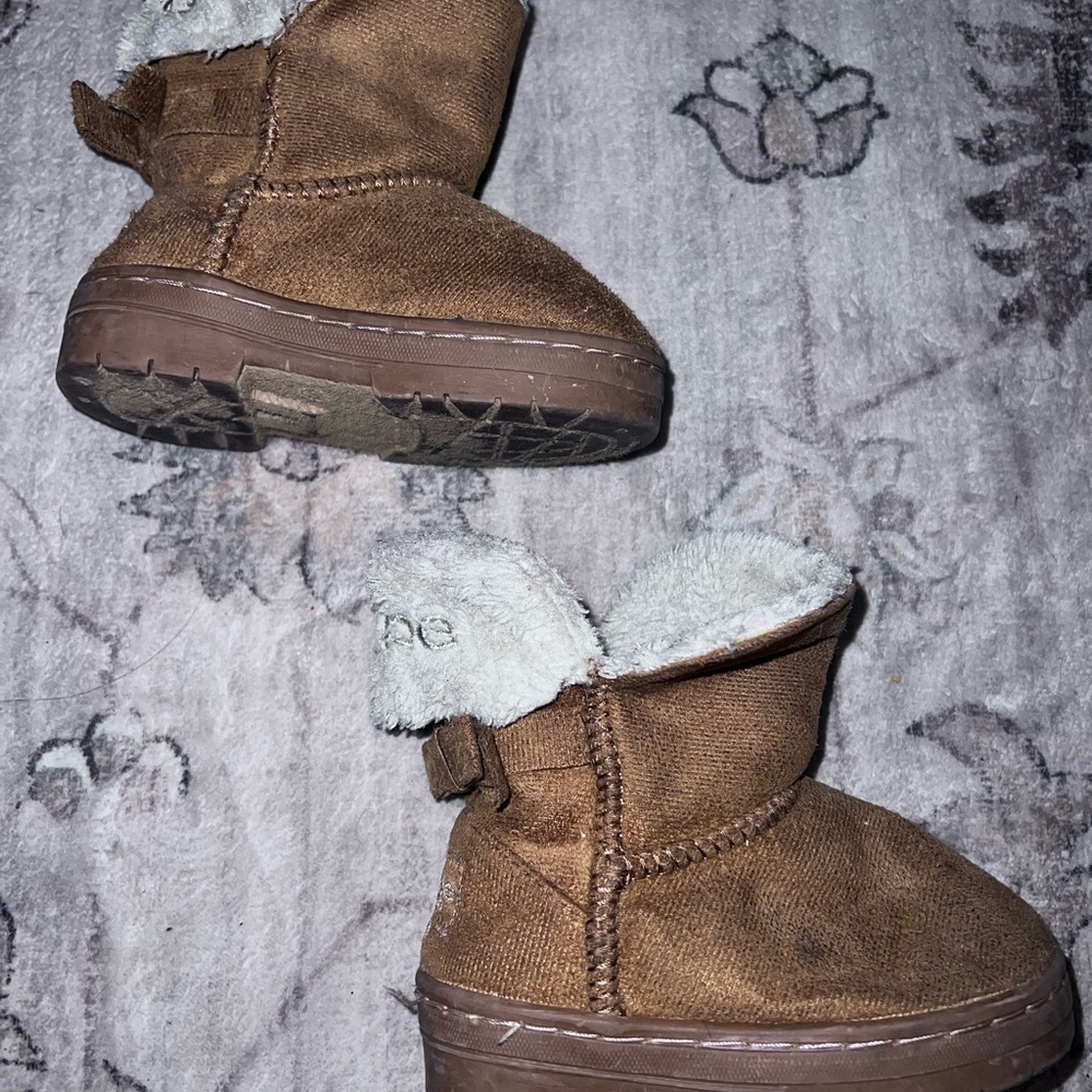 bebe Brown Kids Boots with White Fur